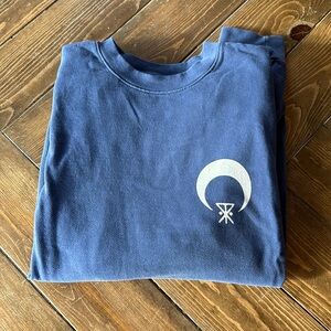 Women’s Roark medium sized long sleeve Crewneck